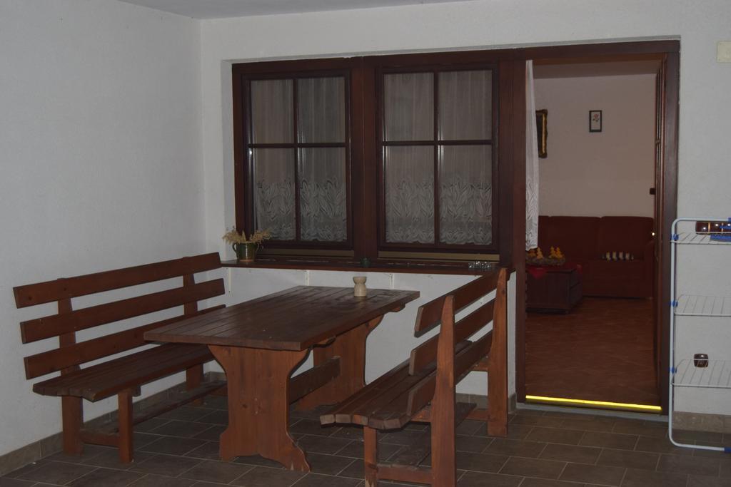 Farm Stay Frank Ozmec Wine And Glamping Estate Ljutomer Δωμάτιο φωτογραφία
