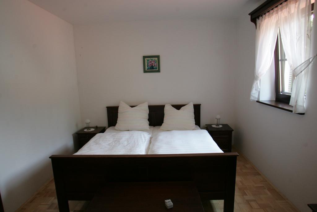 Farm Stay Frank Ozmec Wine And Glamping Estate Ljutomer Δωμάτιο φωτογραφία